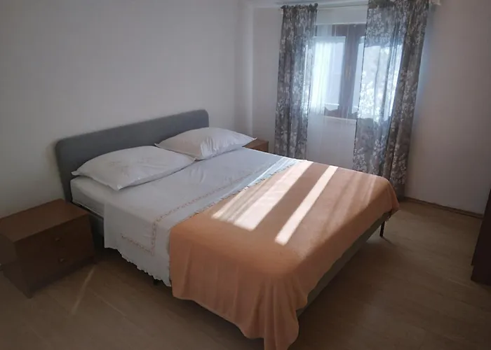 Arbanija Apartamento